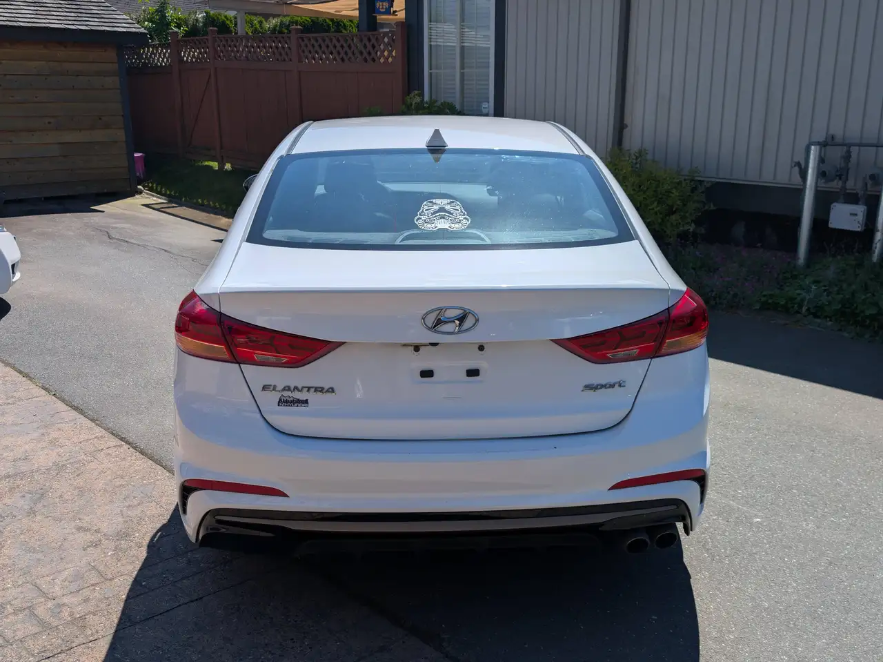 Hyundai ELANTRA снимка Hyundai ELANTRA