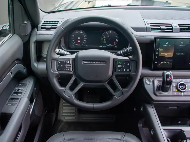 Land Rover Defender view 7