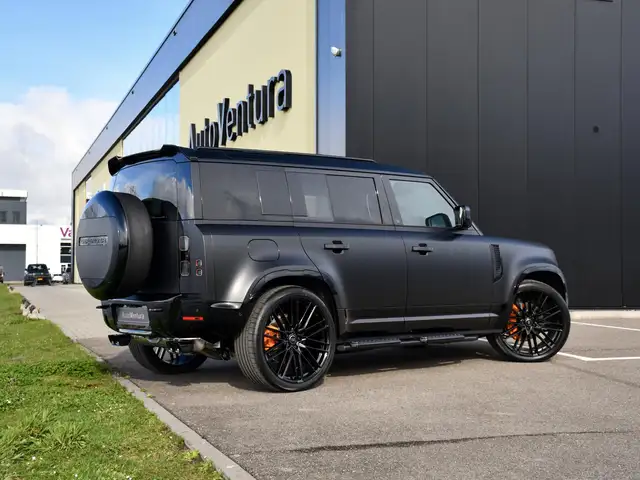 Land Rover Defender view 5
