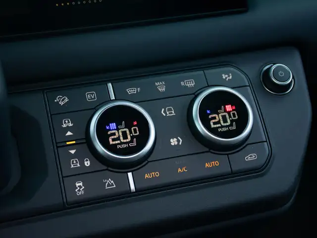 Land Rover Defender view 9