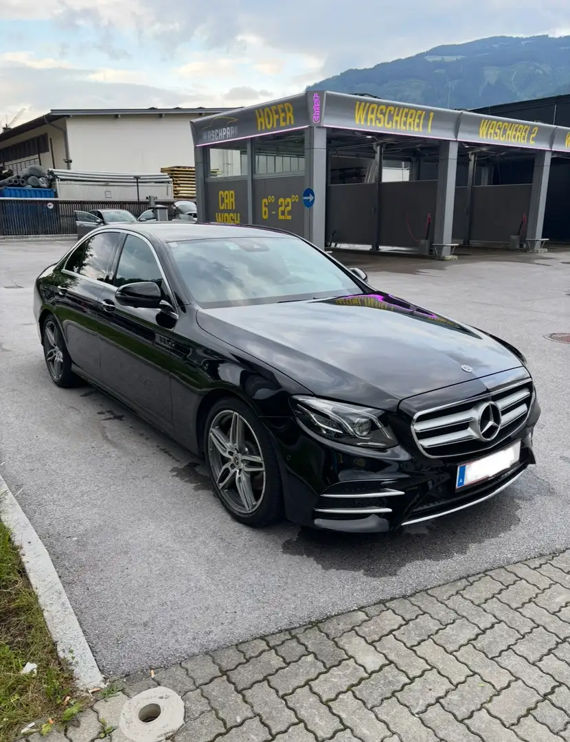 Mercedes-Benz E 200 d AMG Line Aut. Schwarz - 1