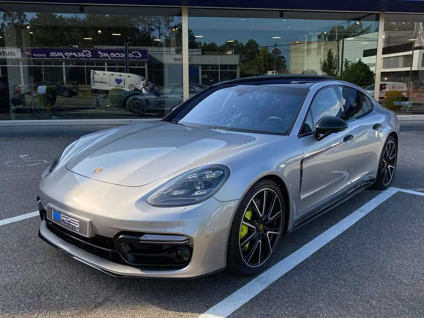 Porsche Panamera 4 e-Hybrid Gris - 2