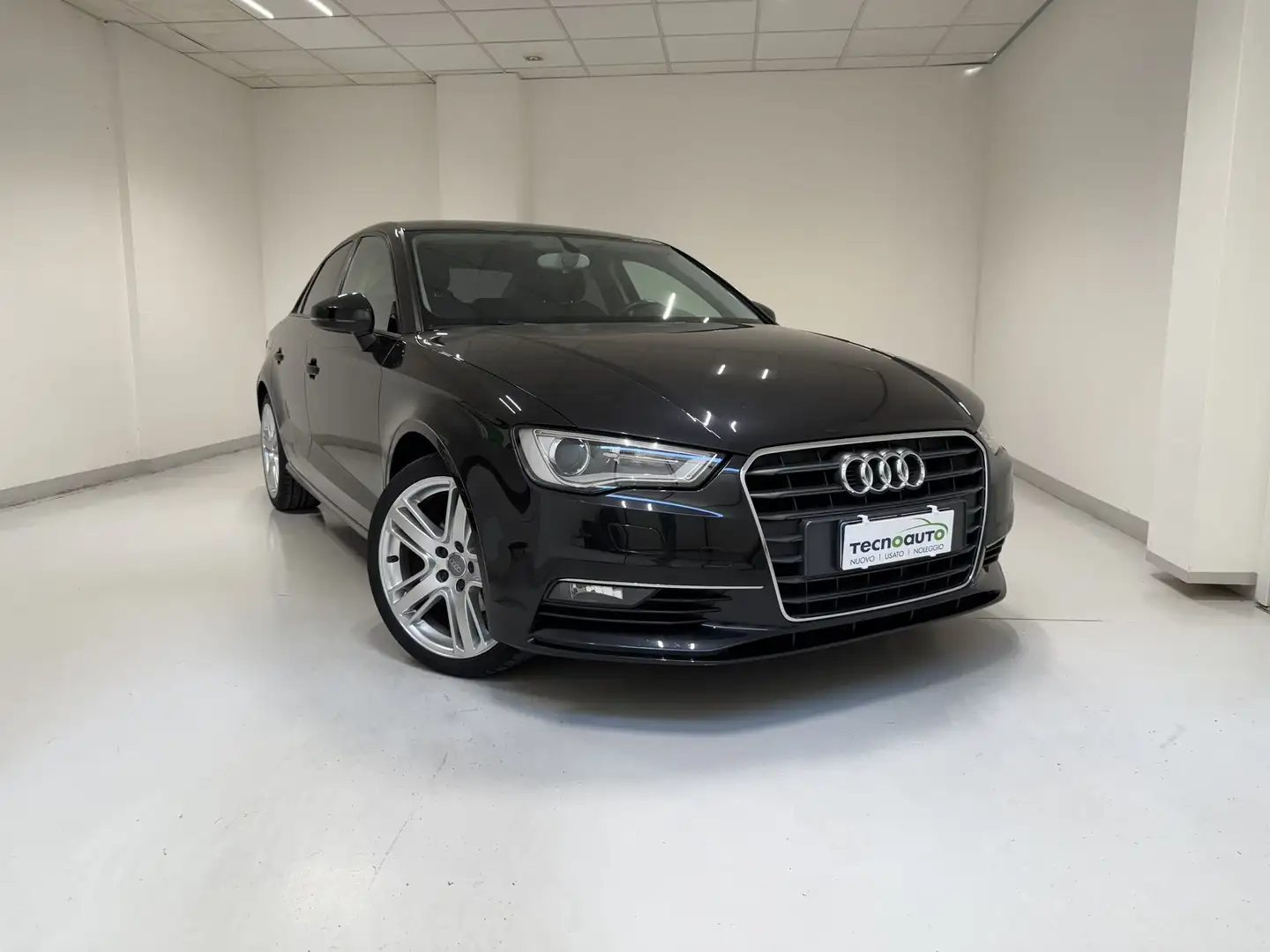 Audi A3 A3 Sedan 1.6 TDI S-Tronic Ambition Чорний - 2