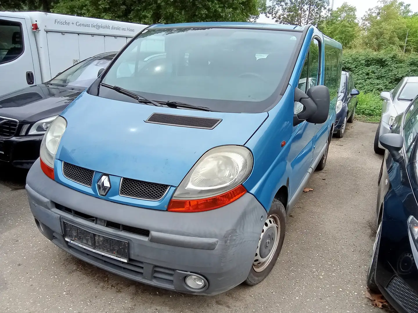 Renault Trafic L1H1 2,7t (8/9 Sitze) verglast Blau - 1