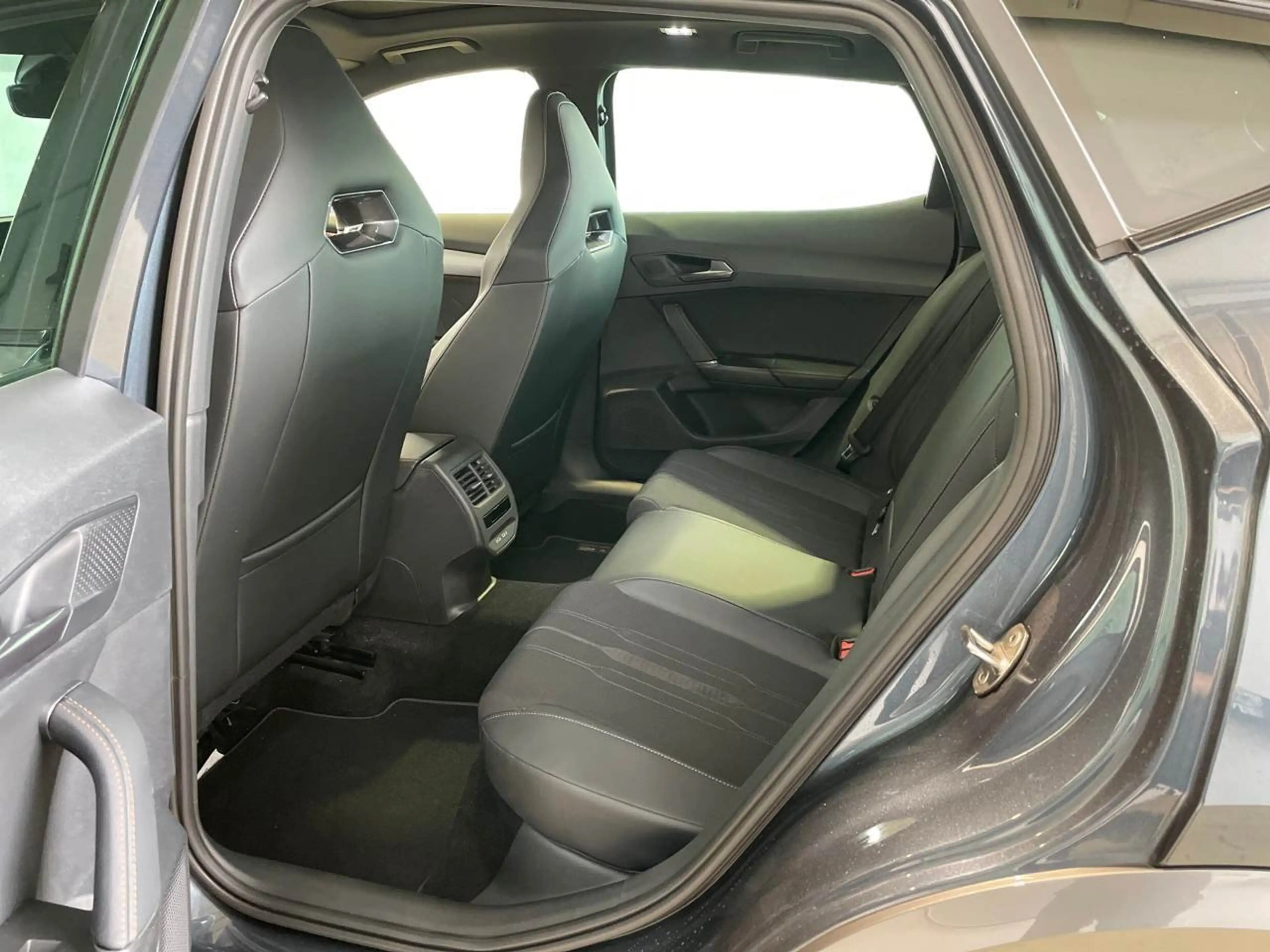 CUPRA Formentor VZ 1.4 e-HYBRID Matrix Virtual 360° AHK Pano — photo 11
