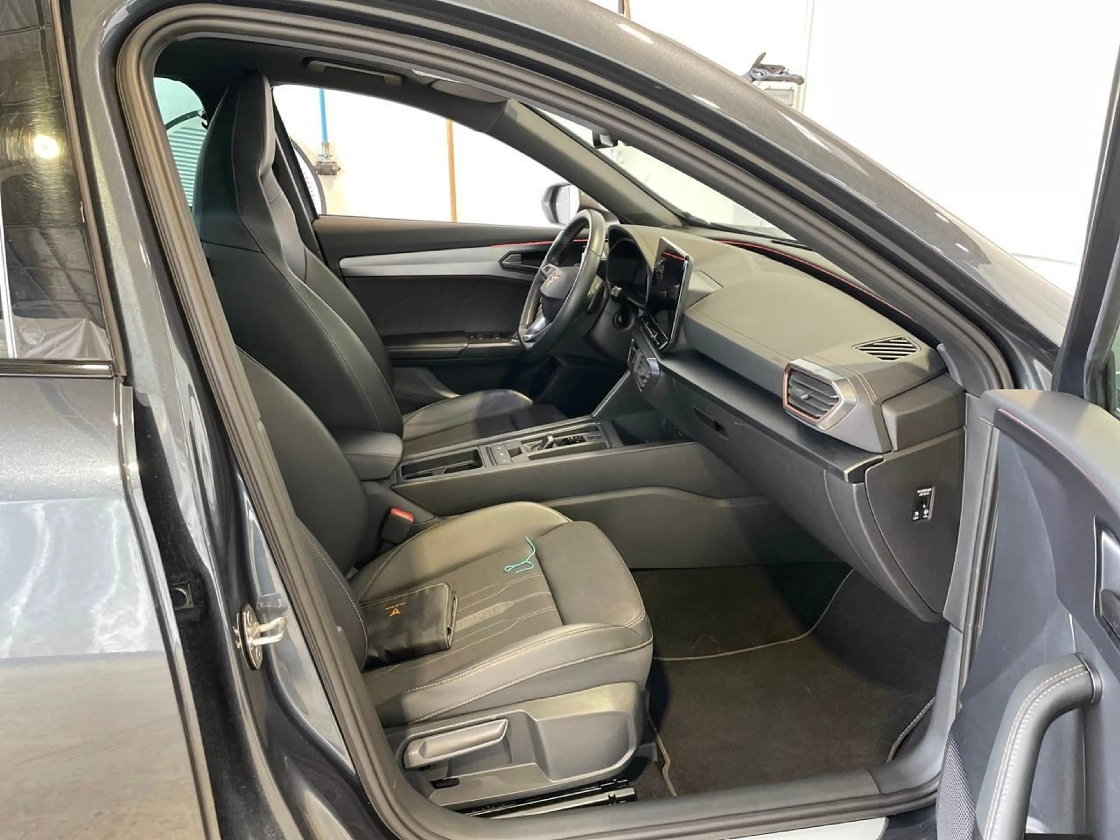 CUPRA Formentor VZ 1.4 e-HYBRID Matrix Virtual 360° AHK Pano — photo 9