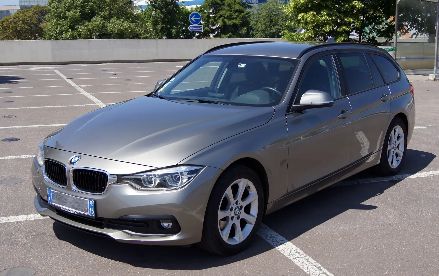 BMW 320 Touring 320d 190 ch Lounge Argent - 2