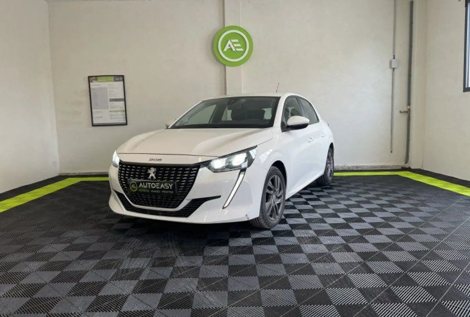 Peugeot 208 S&amp;S Active Pack EAT8 II 1.2 PureTech 100ch //  Wit - 1