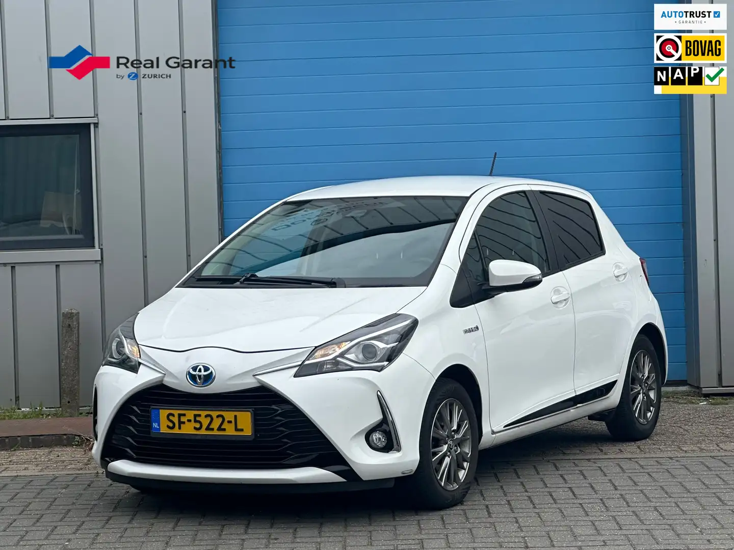 Toyota Yaris 1.5 Hybrid Design Red AUT CAMERA PDC EERSTE EIG Wit - 1