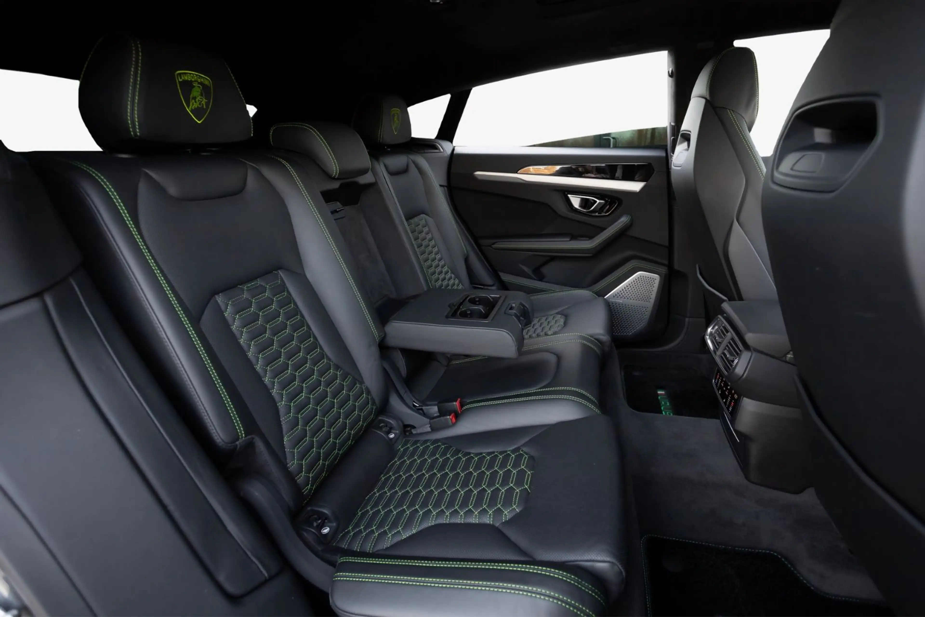 Lamborghini Urus °B&O°PANO°360°HUD°MASS°LUFT° — photo 13