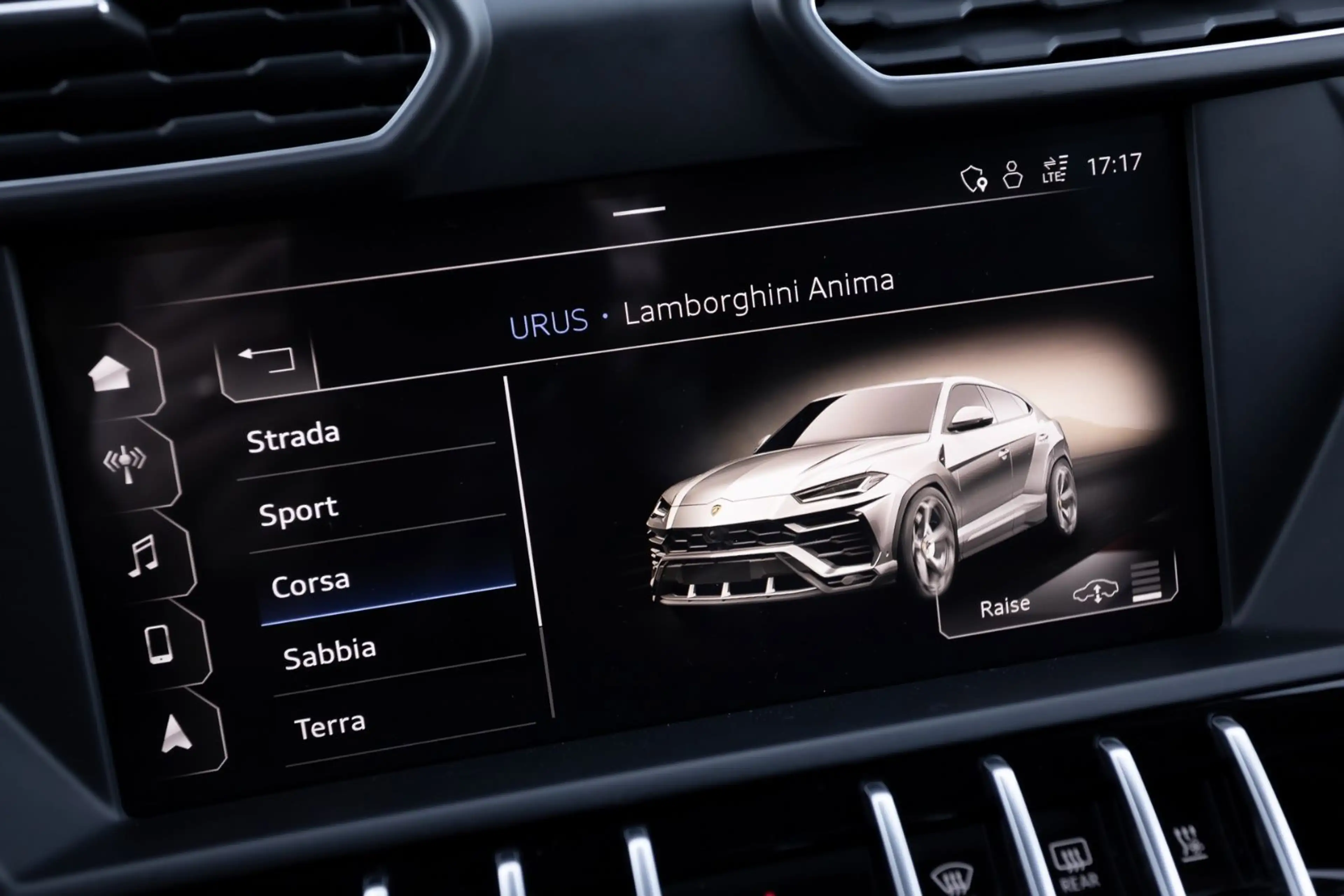 Lamborghini Urus °B&O°PANO°360°HUD°MASS°LUFT° — photo 11