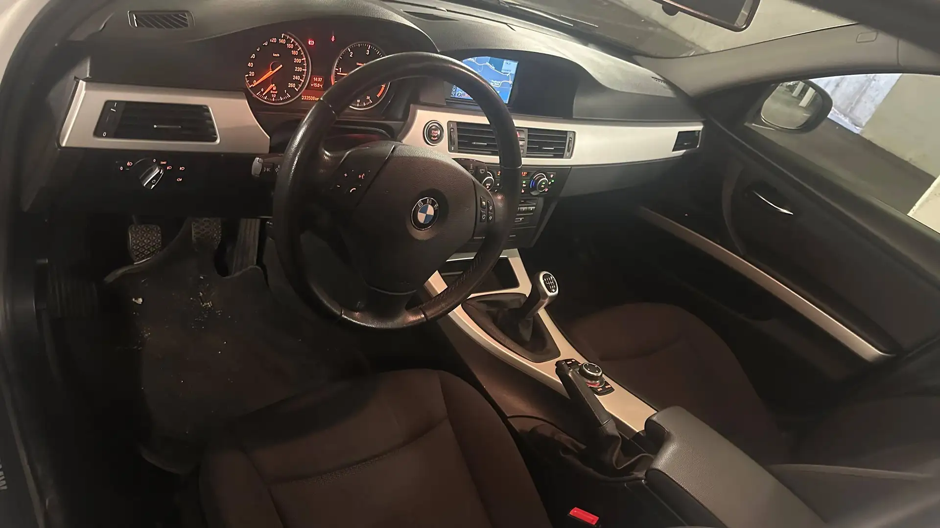 BMW 318 318d Touring Weiß - 2