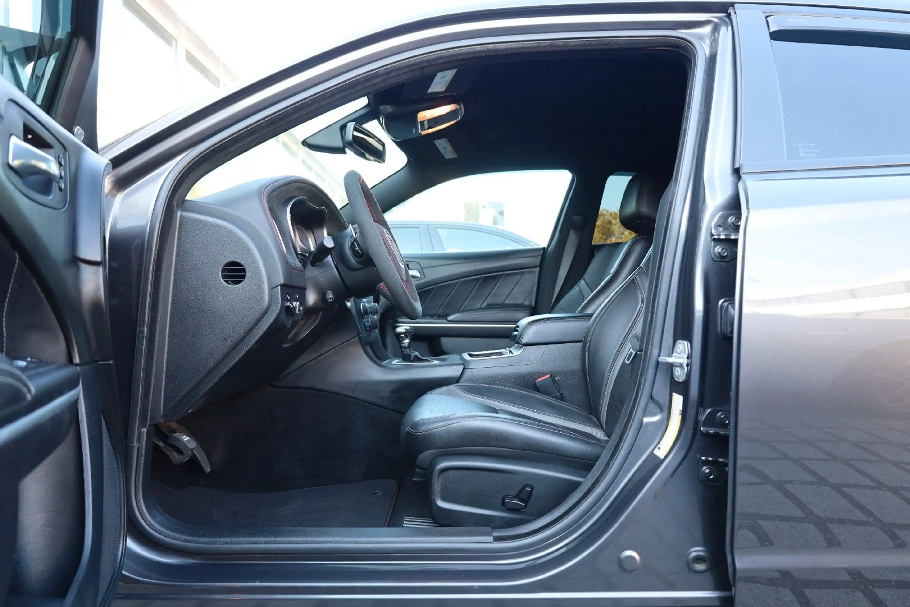 Dodge Charger 3.6 SXT/SHZ/SBL/LHZ/WIFI/ALPINE/RFK/R20 — photo 8