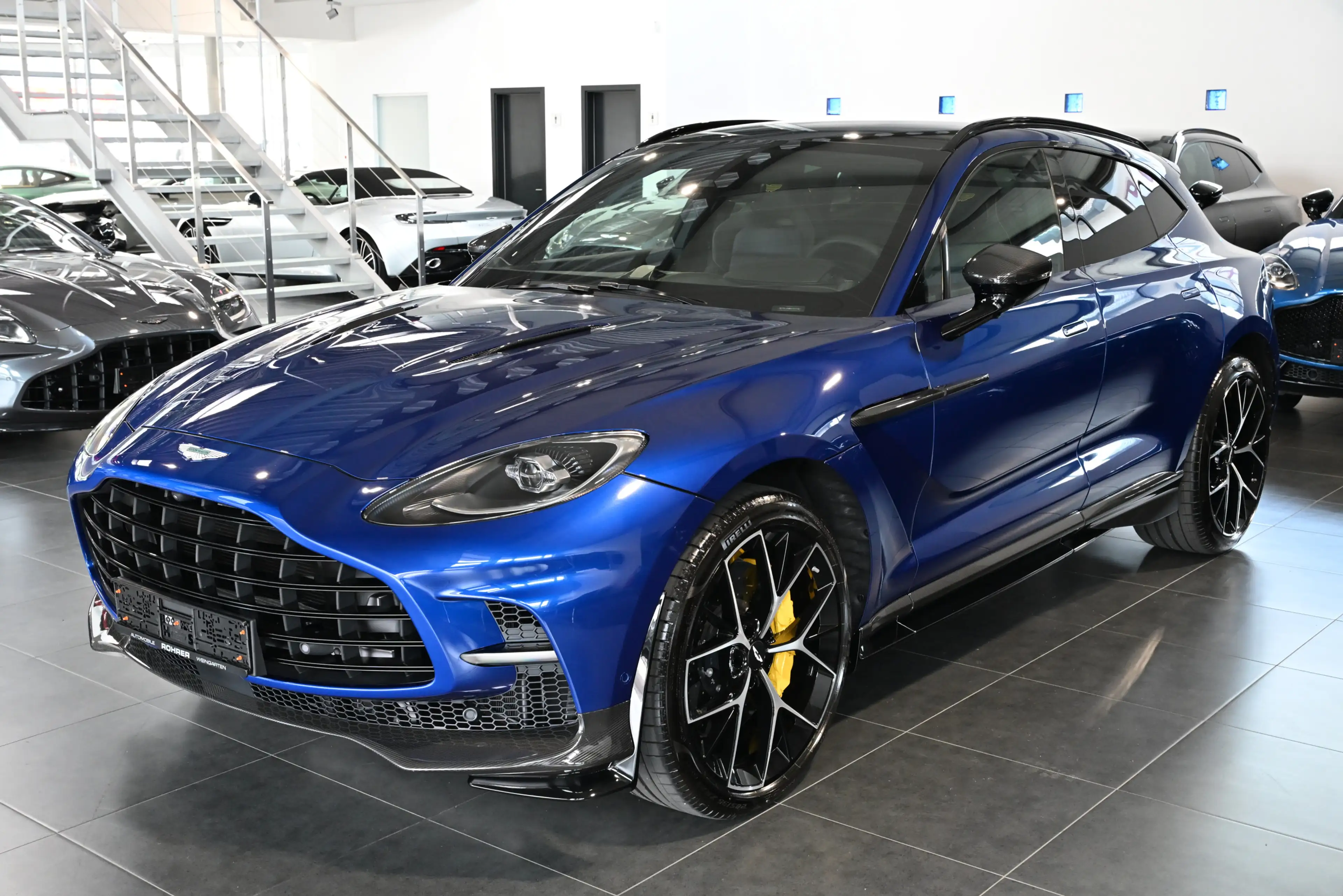 Aston Martin DBX 707 Q-Ion-Blue UPE:338.300€ Voll Carbon B&W — photo 3