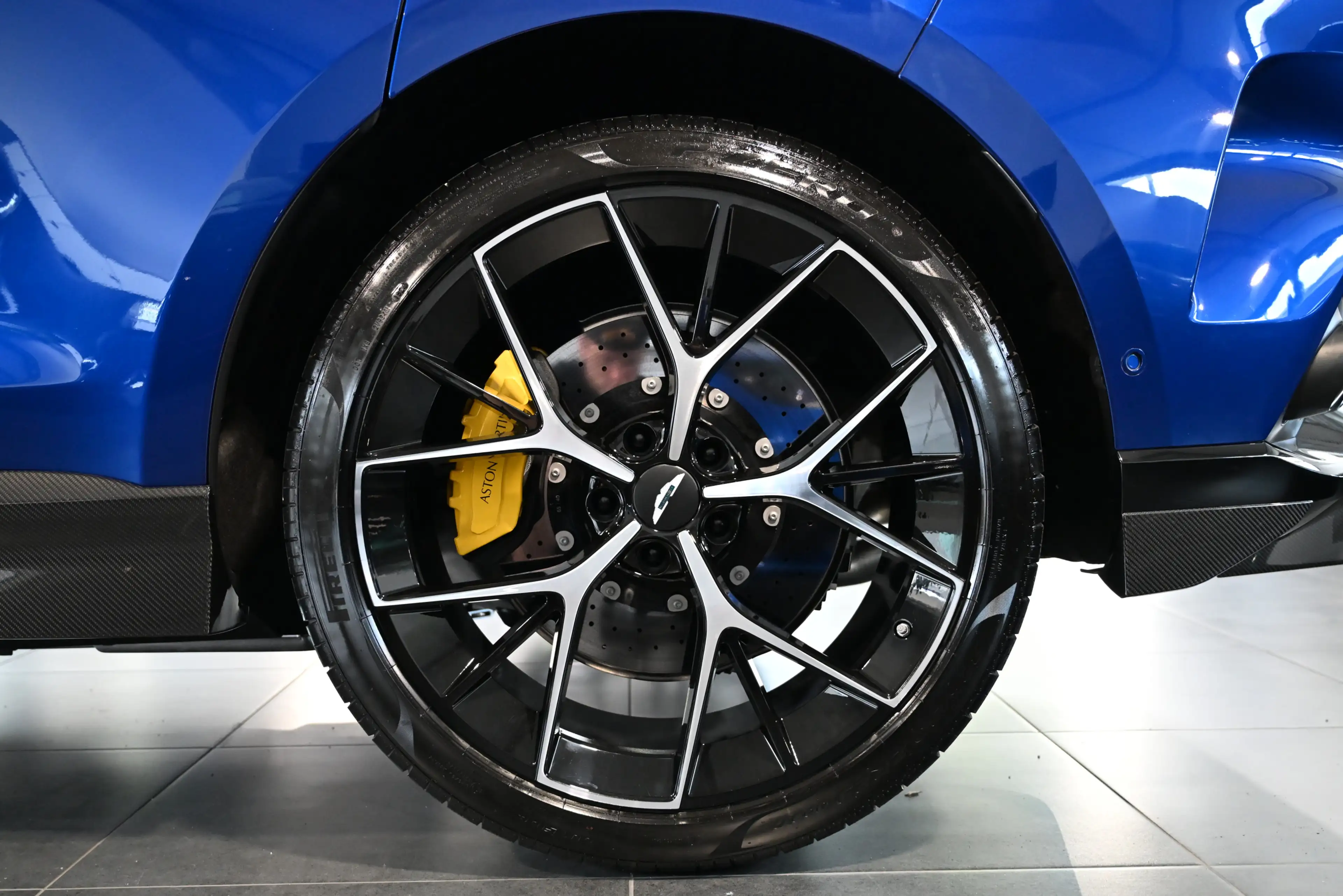 Aston Martin DBX 707 Q-Ion-Blue UPE:338.300€ Voll Carbon B&W — photo 15