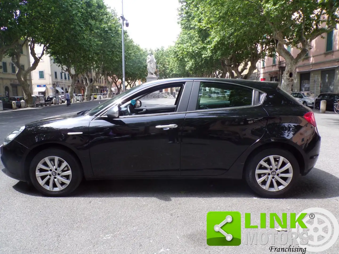 Alfa Romeo Giulietta 1.4 TB MultiAir 170CV TCT S-S Zwart - 1