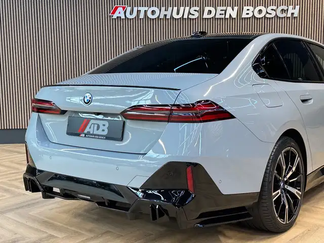 BMW I5 view 27