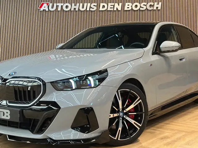 BMW I5 view 26