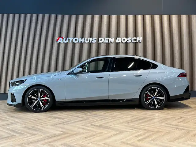 BMW I5 view 4