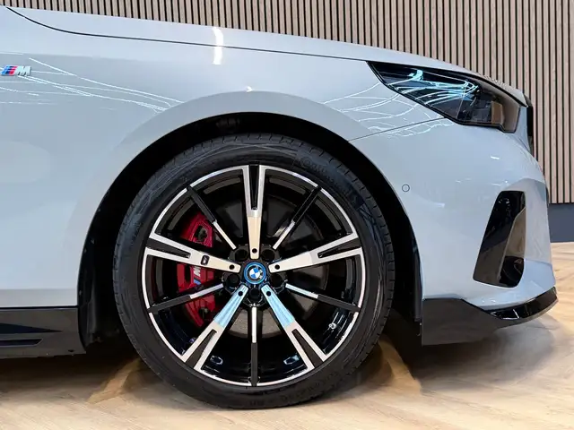 BMW I5 view 30