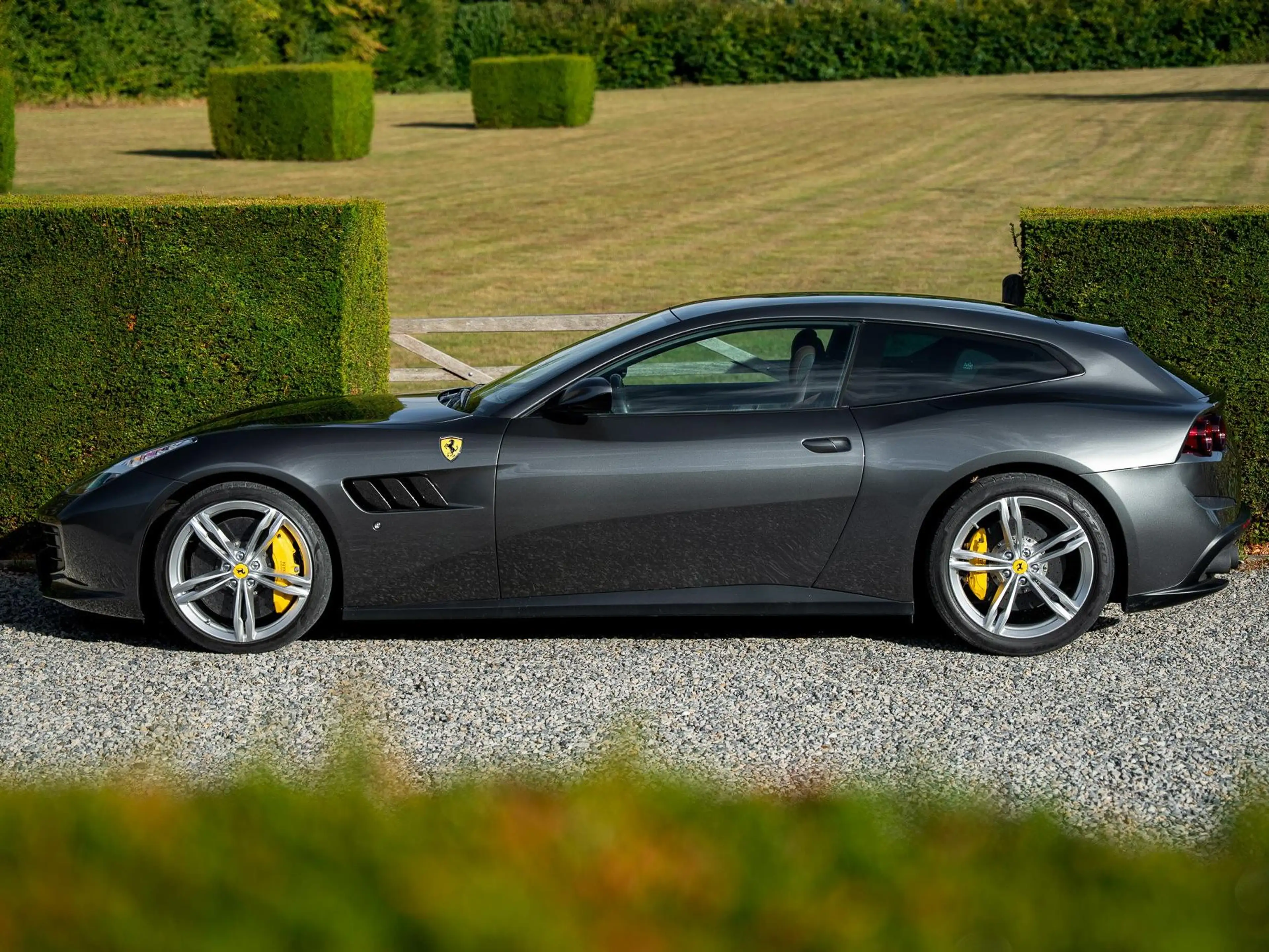 Ferrari GTC4 Lusso GTC4 Lusso V12 — photo 6