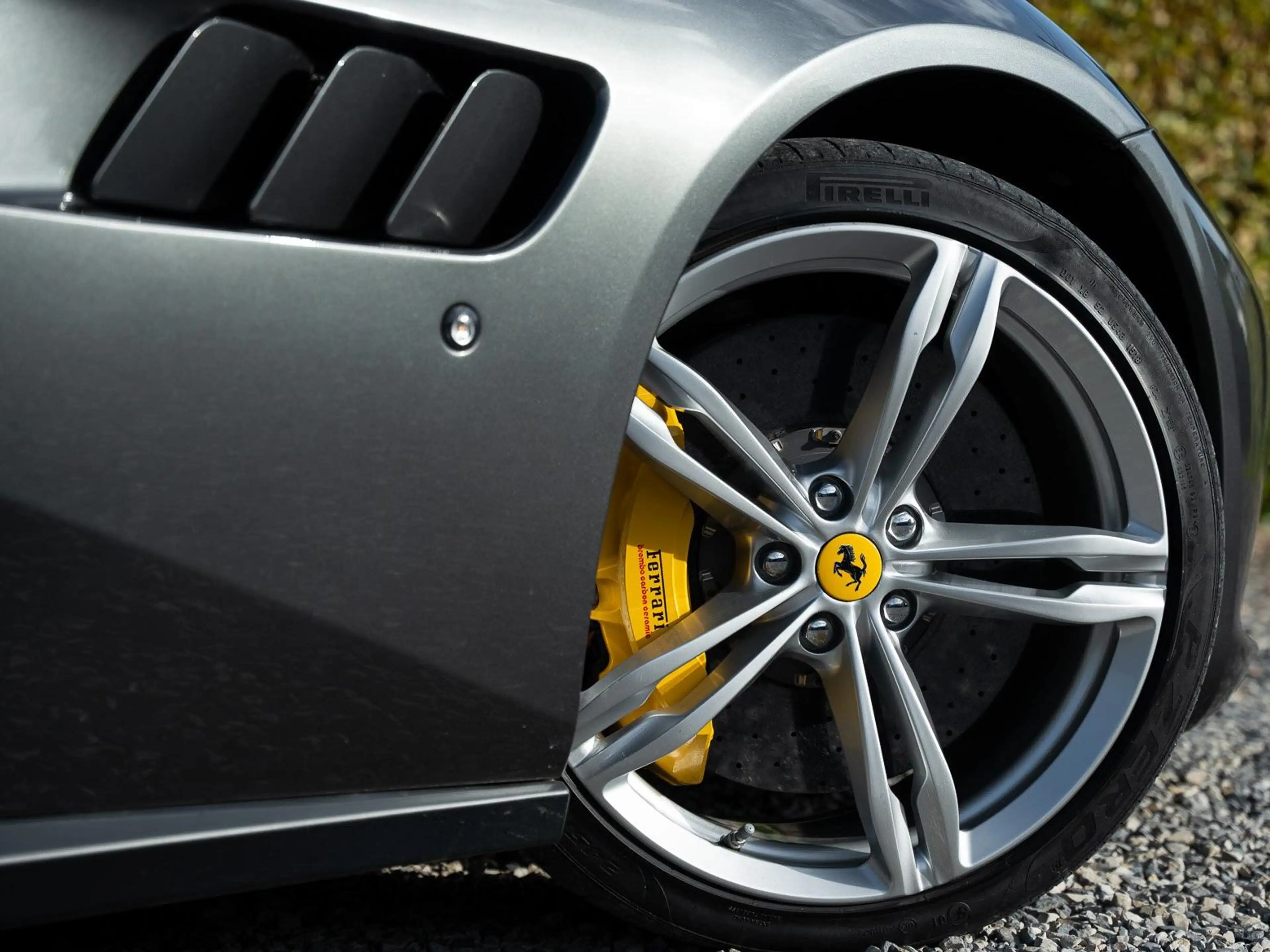 Ferrari GTC4 Lusso GTC4 Lusso V12 — photo 9