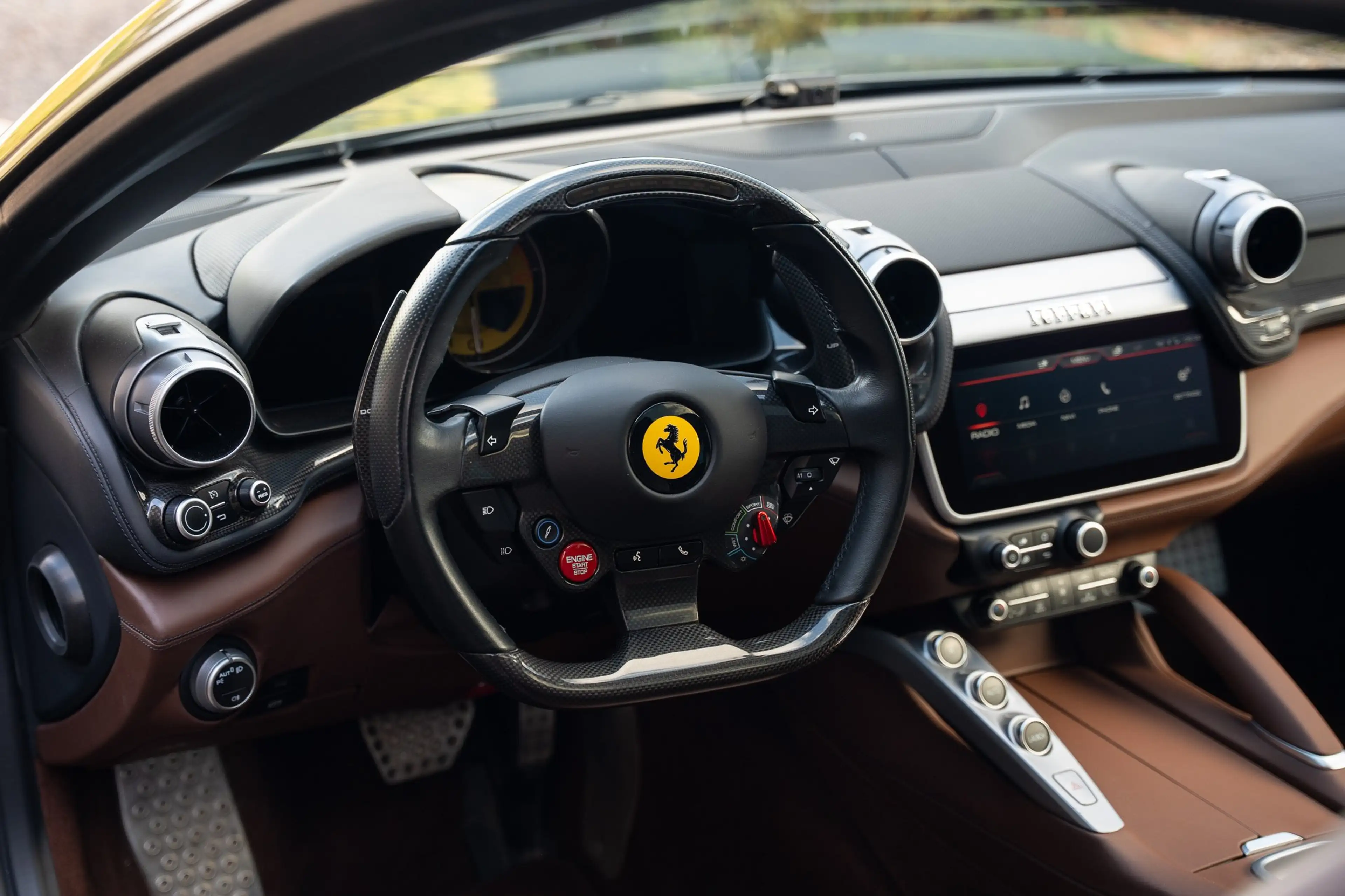Ferrari GTC4 Lusso GTC4 Lusso V12 — photo 10