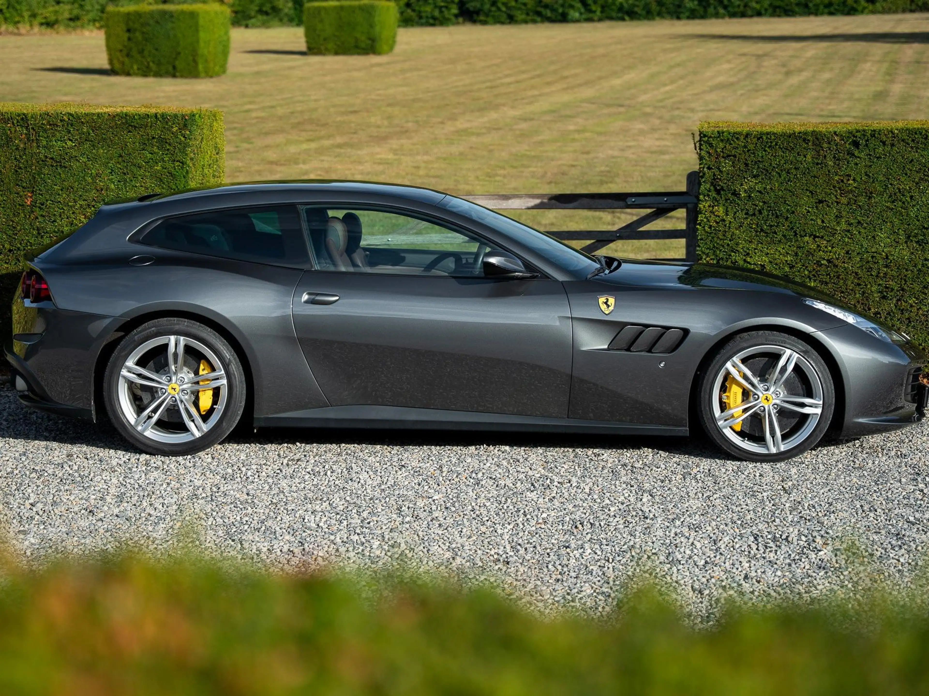 Ferrari GTC4 Lusso GTC4 Lusso V12 — photo 5