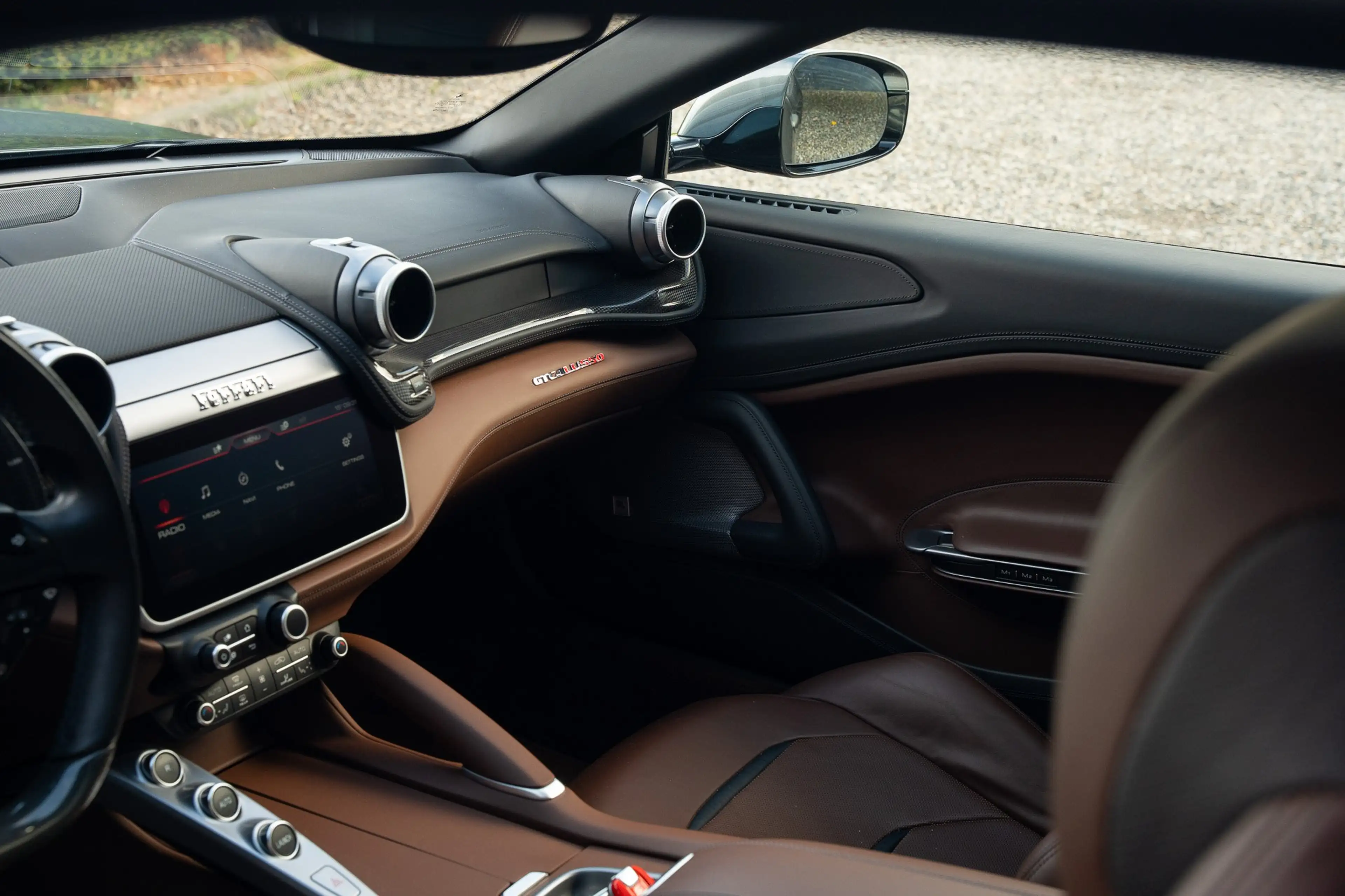 Ferrari GTC4 Lusso GTC4 Lusso V12 — photo 11