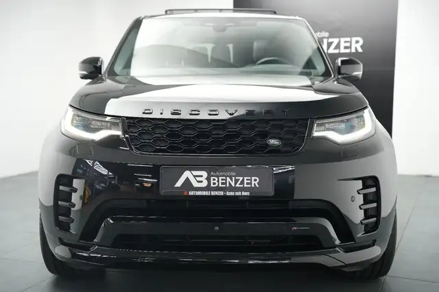 Land Rover Discovery view 2