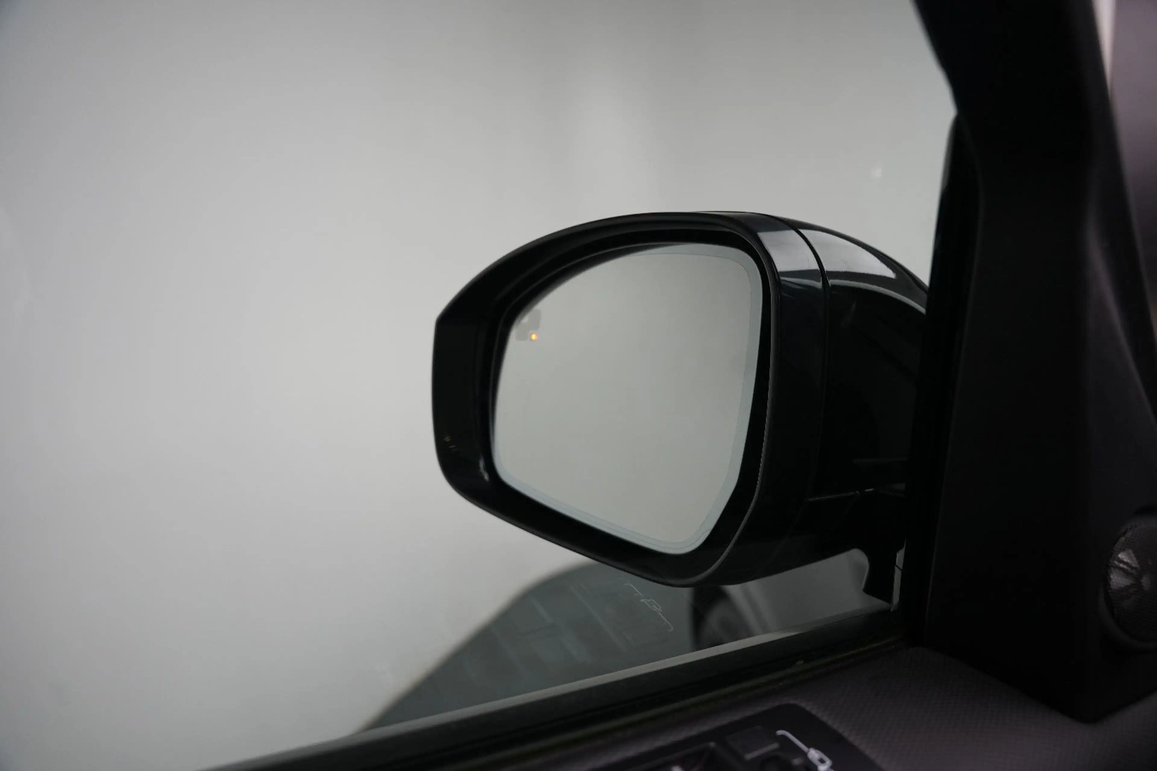 Land Rover Discovery SE*R-Dynamic*7-Sitz*Pano*Meridian*360° — photo 11