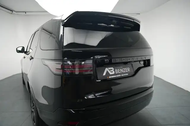 Land Rover Discovery view 10