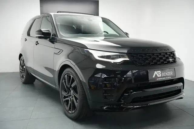 2022 Land Rover Discovery in Black for sale