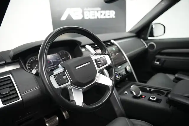 Land Rover Discovery view 17