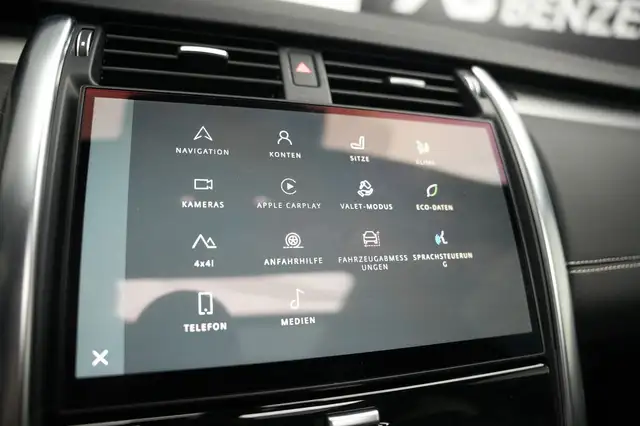 Land Rover Discovery view 25