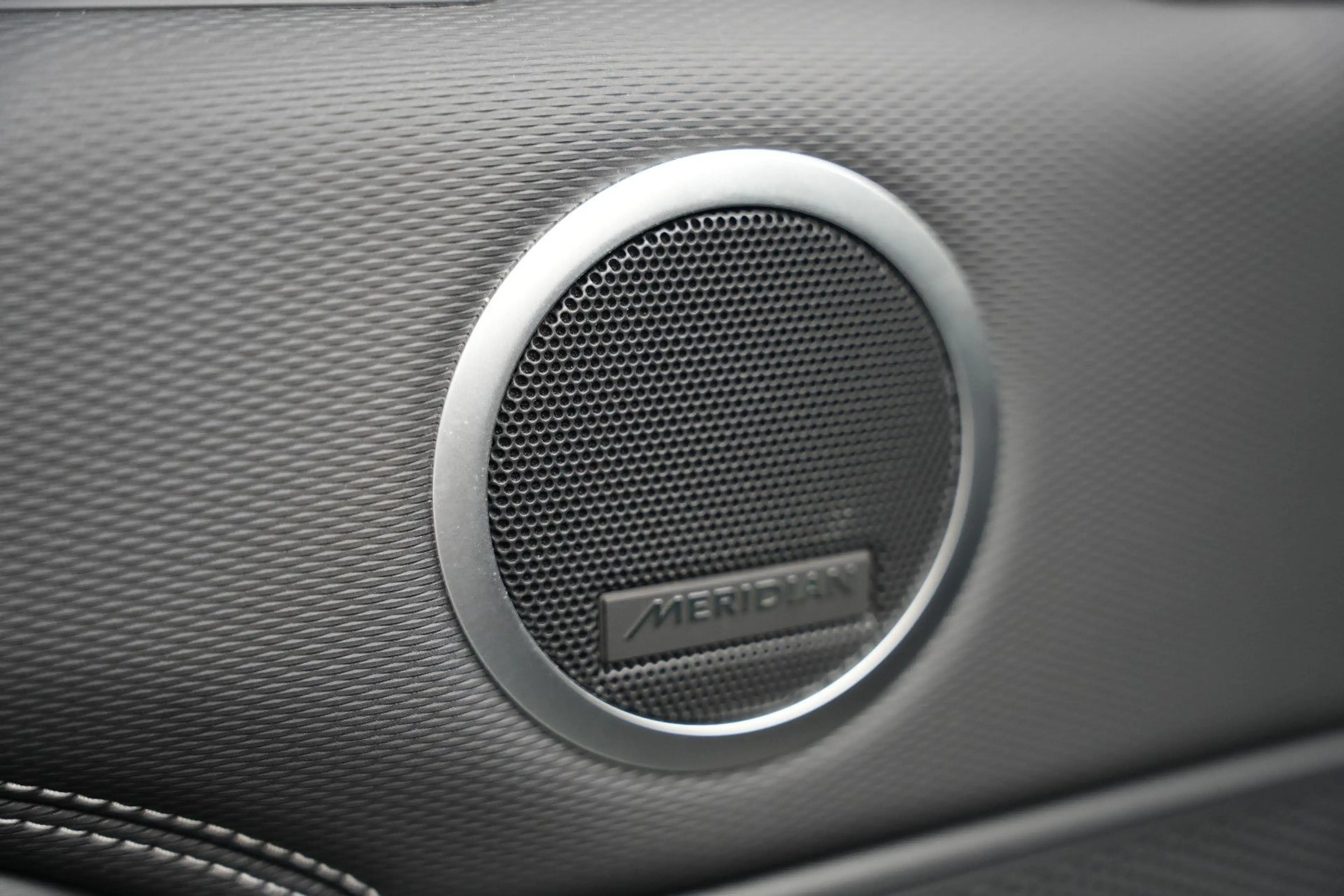 Land Rover Discovery SE*R-Dynamic*7-Sitz*Pano*Meridian*360° — photo 13