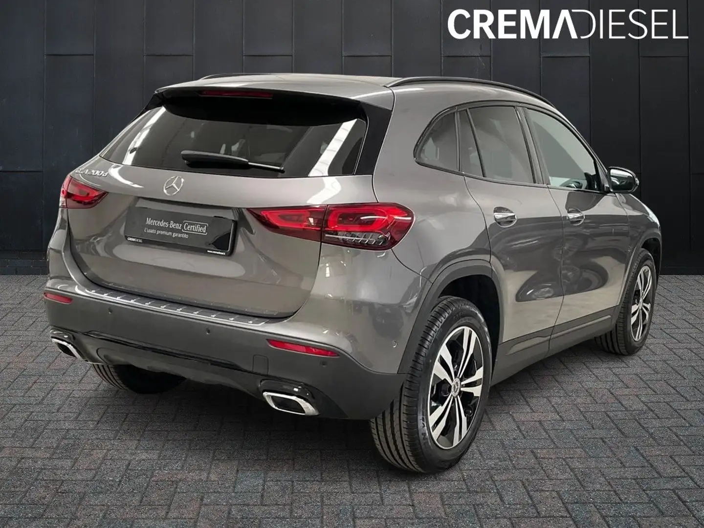Mercedes-Benz GLA 200 GLA 200 d Sport Plus auto Grijs - 2