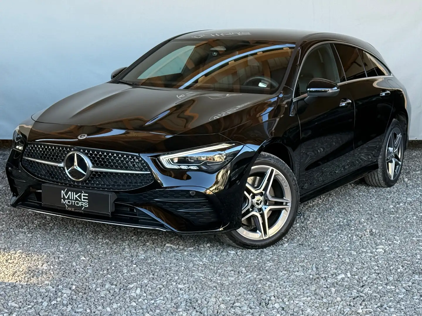 Mercedes-Benz CLA 250 e Shooting Brake AMG Line Plug-In-Hybrid Schwarz - 2