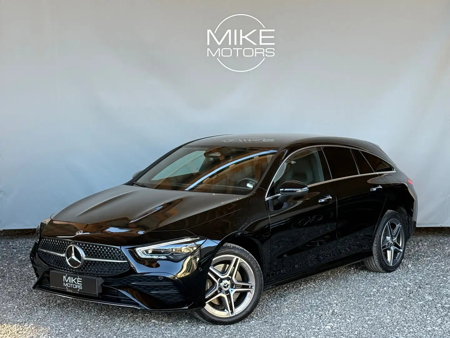 Mercedes-Benz CLA 250 e Shooting Brake AMG Line Plug-In-Hybrid Schwarz - 1