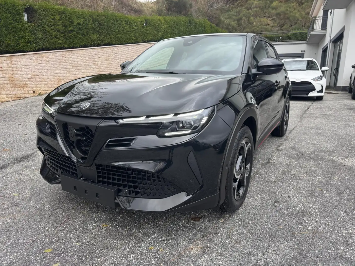 Alfa Romeo Junior 1.2 145 CV Hybrid eDCT6 Speciale Nero - 1