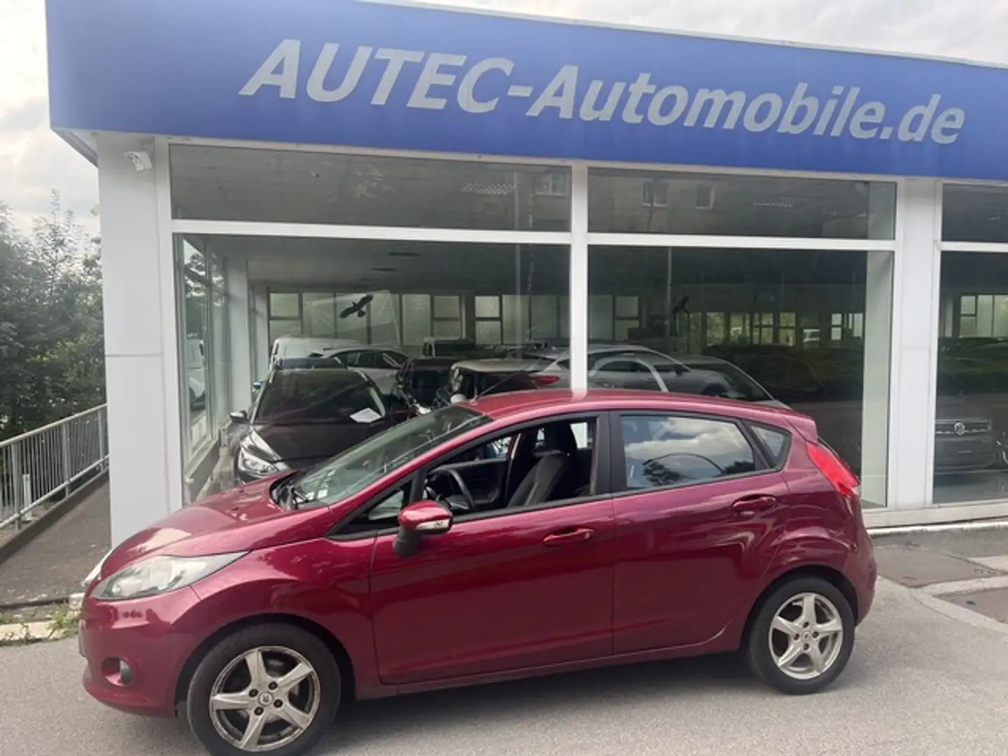 Ford Fiesta 1.6 TDCI KLIMA+TÜV 07.2026 Červená - 1