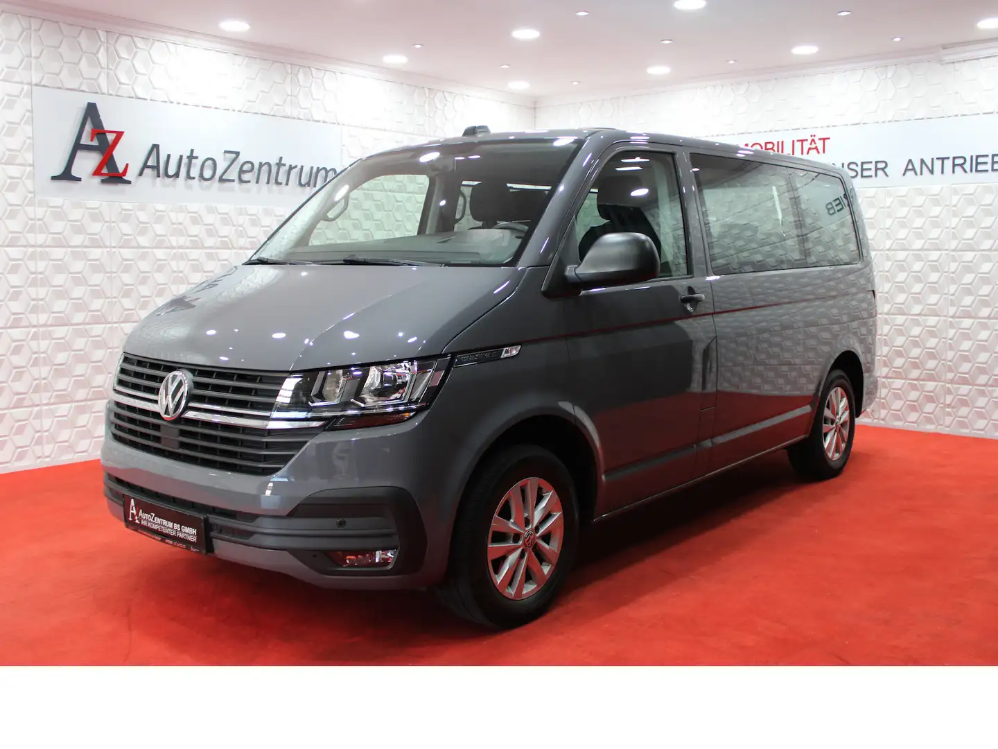 Volkswagen T6.1 Multivan 2.0 TDI*7-Sitz*STANDHZ*R-KAM*ACC* Grijs - 2