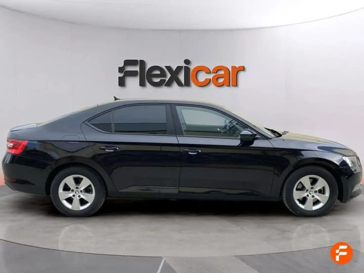 Skoda Superb Combi 2.0TDI Active DSG6 110kW Negro - 2