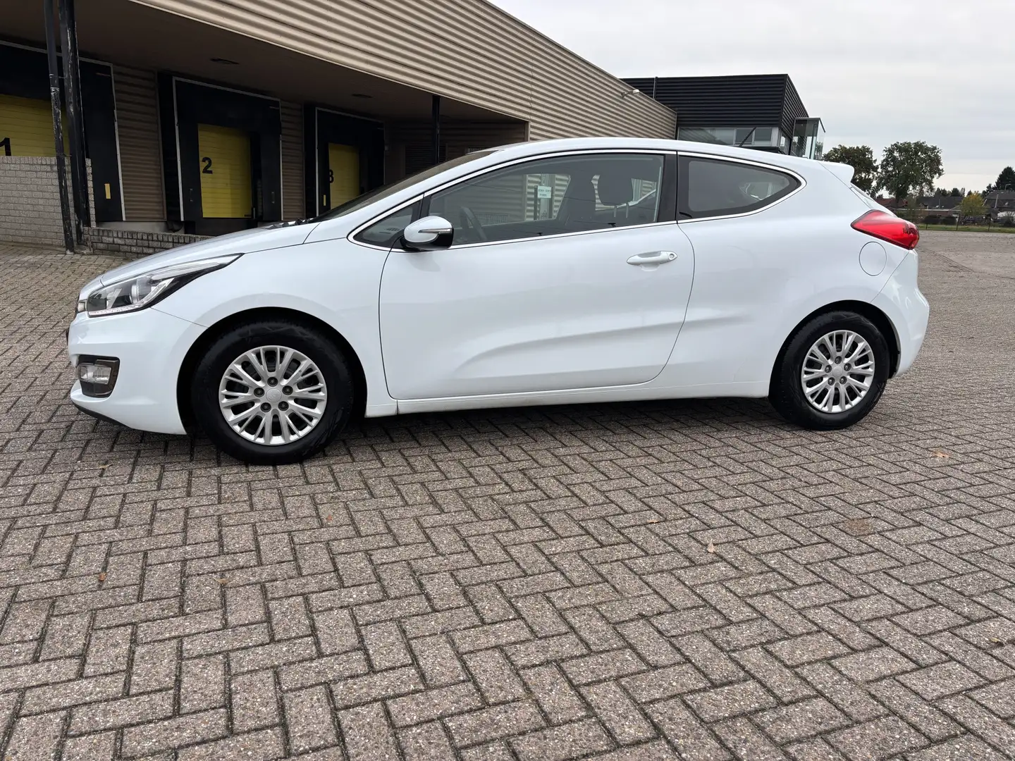 Kia ProCeed / pro_cee'd 1.6 GDI 20th Anniversary [ Fm navi,airco,audio,cru Blanc - 2