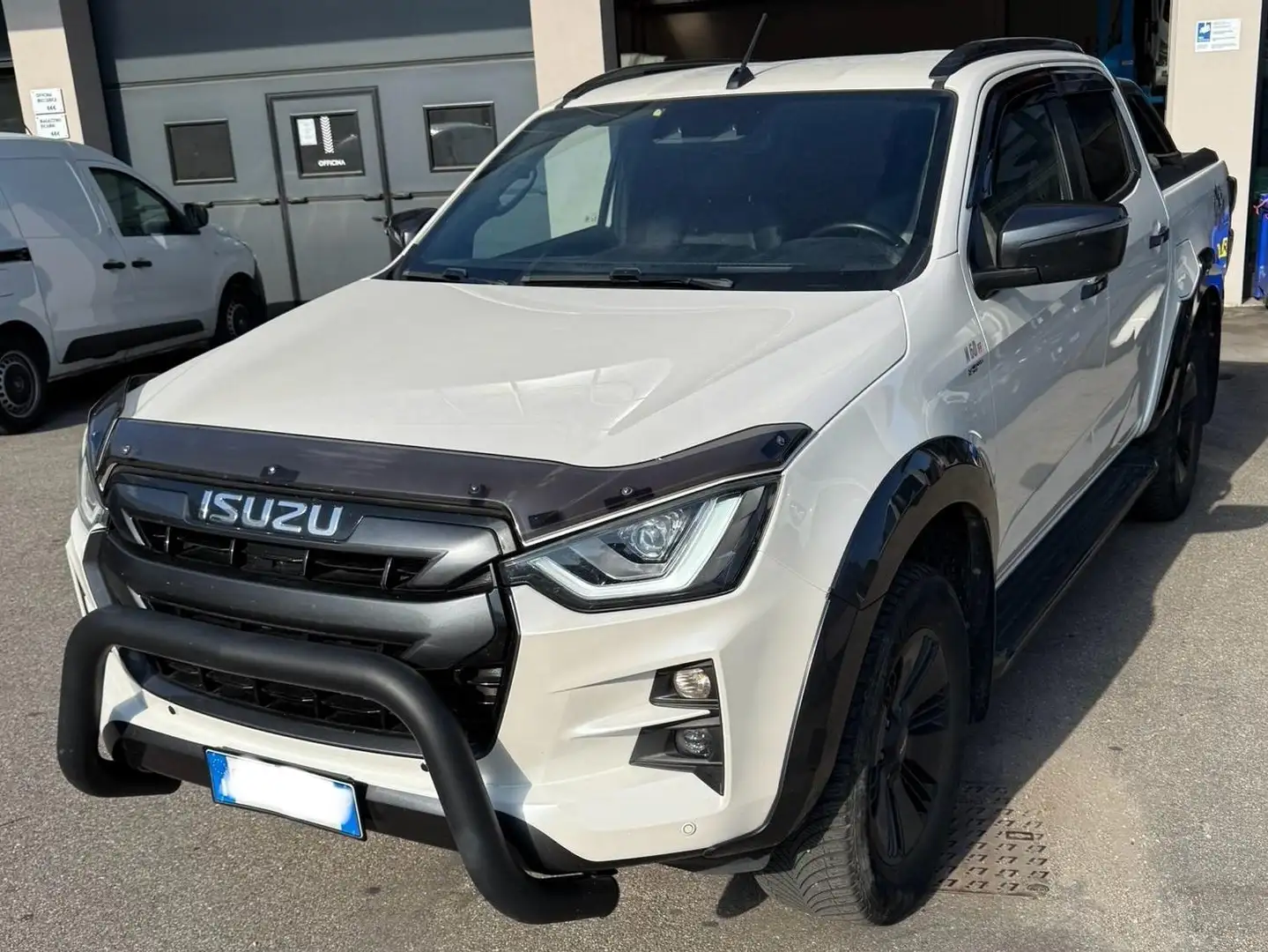 Isuzu D-Max D-Max 1.9 td crew N60FF 4x4 auto Bianco - 1