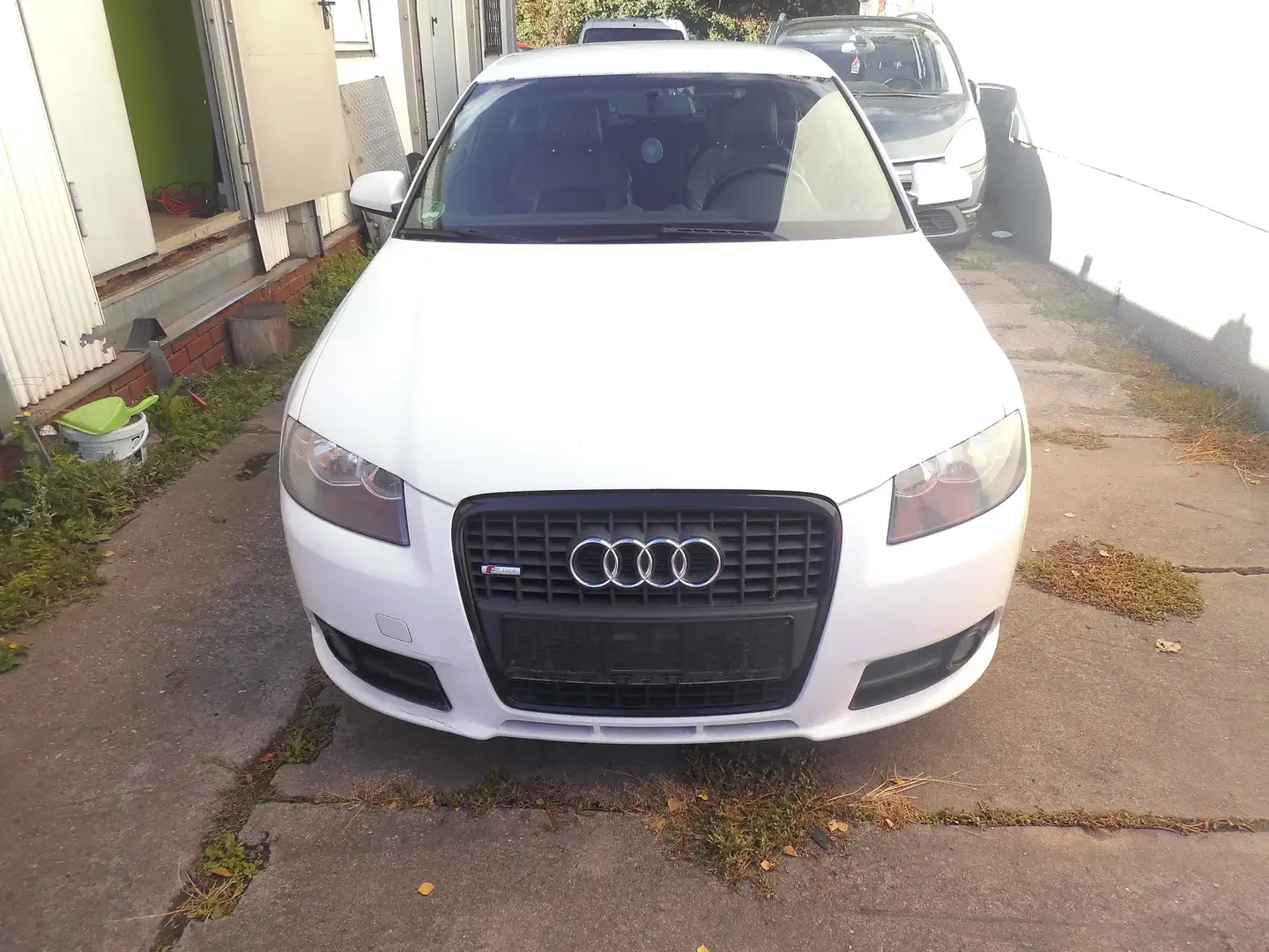 Audi A3 1.9 TDI S line Sportpaket plus Weiß - 1