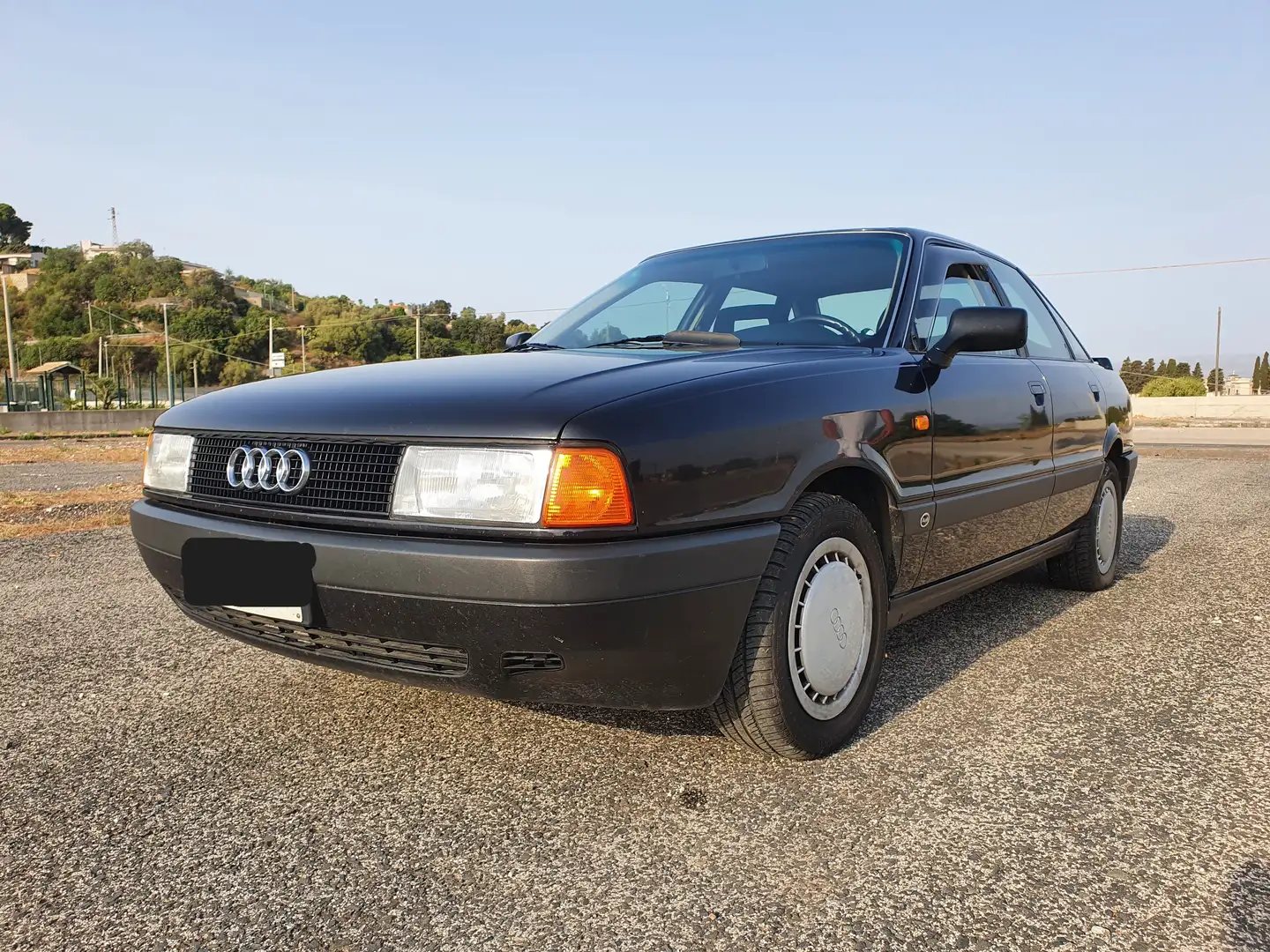 Audi 80 80 1.8 S Comfort cat. Чорний - 1