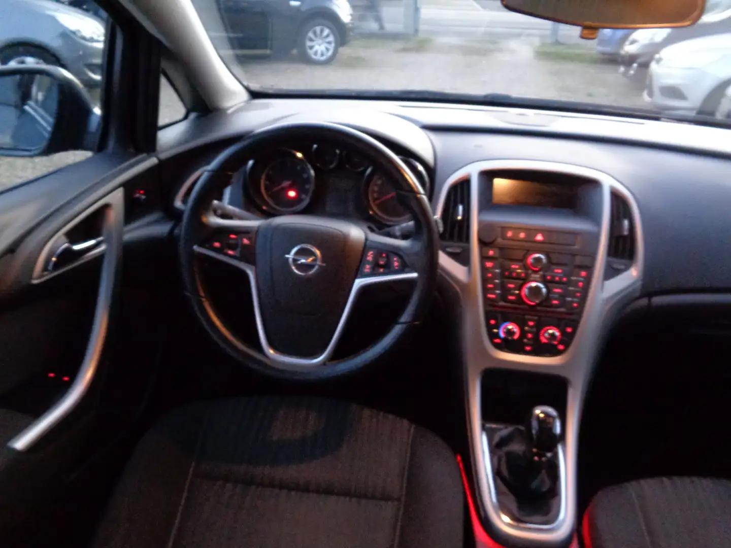 Opel Astra Design Edition Grau - 2