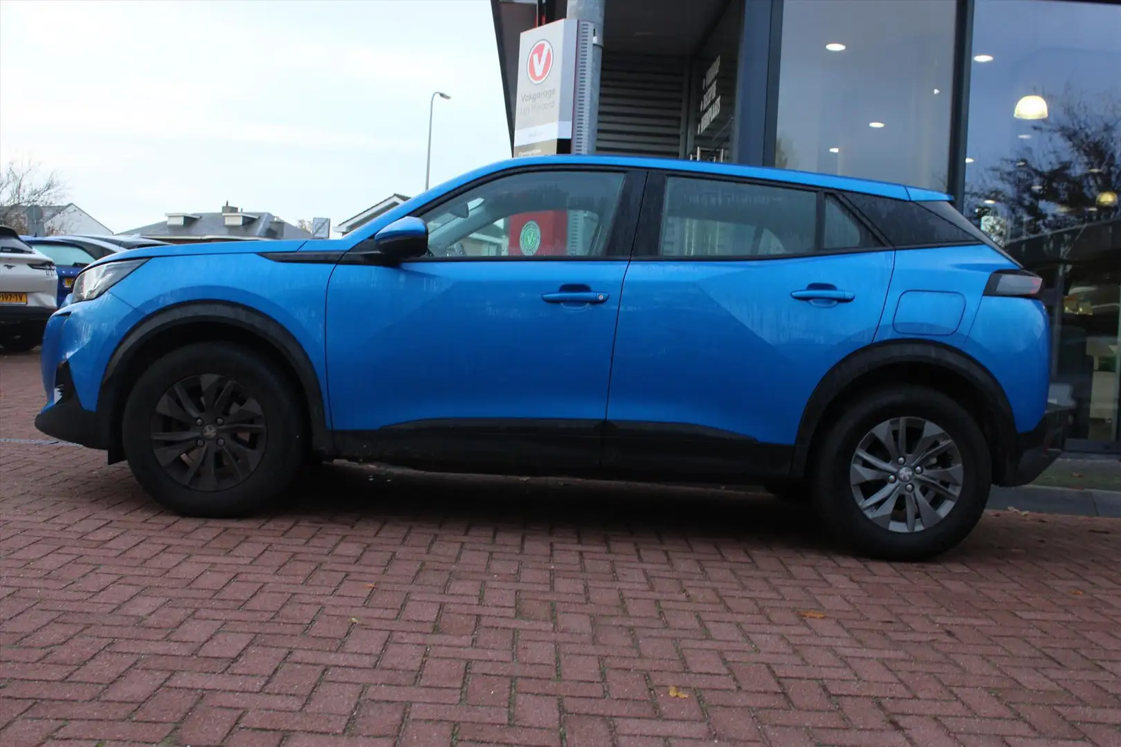 Peugeot 2008 1.2 Puretech *Allure* | Carplay | Stoelverwarming Blauw - 2