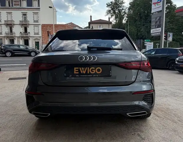 Audi A3 view 4